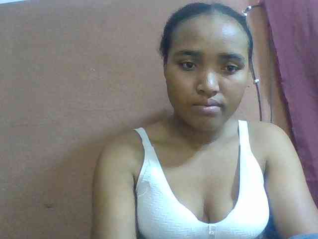 Honorine1a Live Webcam on BongaCams