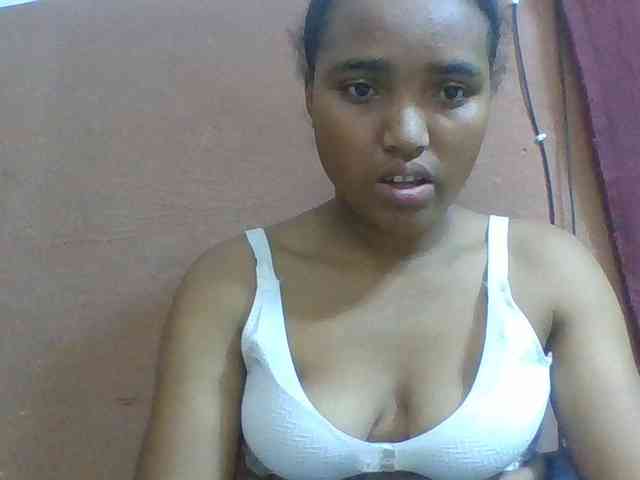 Honorine1a Live Webcam on BongaCams