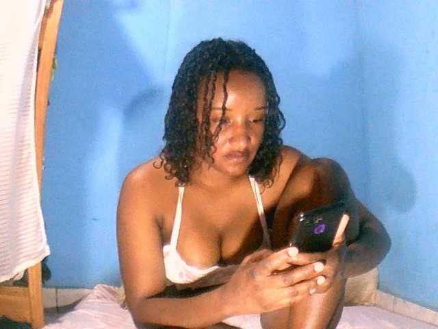 Jayssa05 live cam on BongaCams