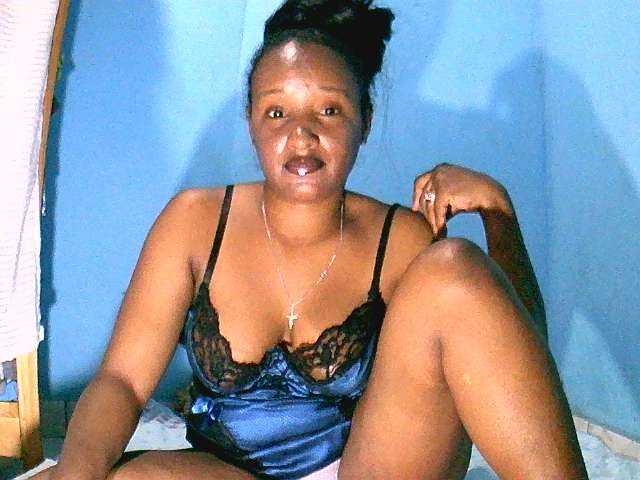 Jayssa05 live cam on BongaCams