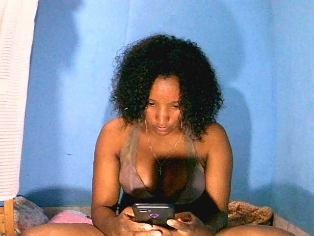 Jayssa05, live now on BongaCams