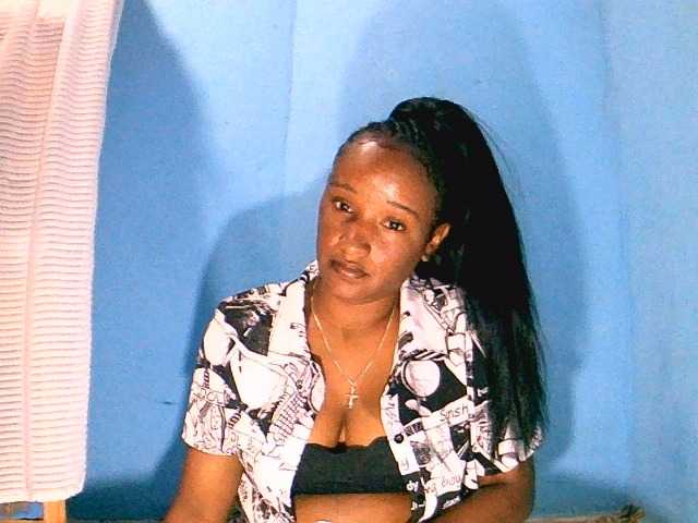 Jayssa05 live cam on BongaCams