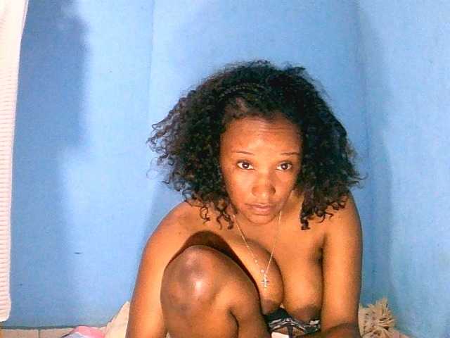 Jayssa05 live cam on BongaCams