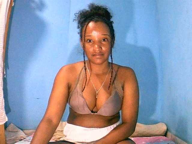 Jayssa05 live cam on BongaCams