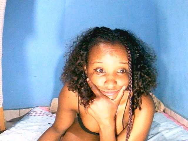 Jayssa05 live cam on BongaCams