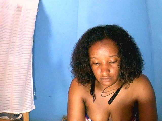 Jayssa05 live cam on BongaCams