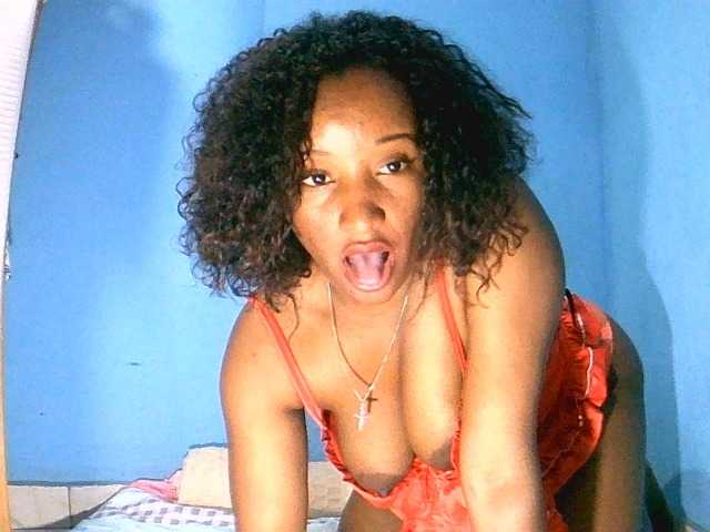 Jayssa05 live cam on BongaCams