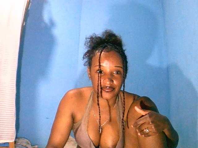Jayssa05 live cam on BongaCams