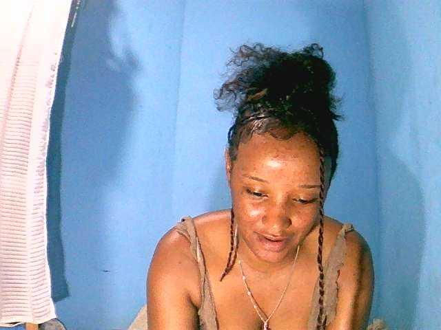 Jayssa05 live cam on BongaCams