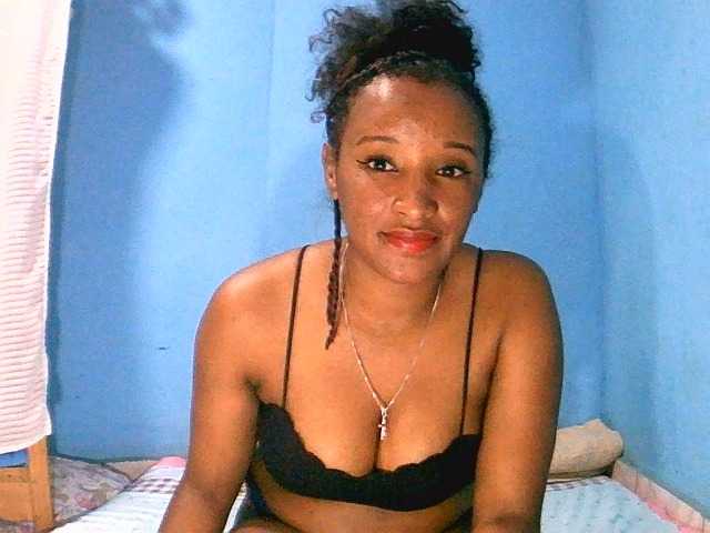 Jayssa05 live cam on BongaCams