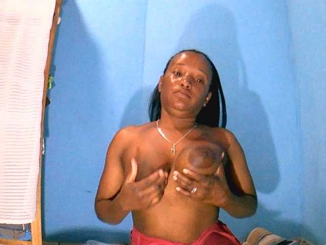 Jayssa05 live cam on BongaCams
