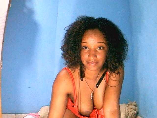 Jayssa05 live cam on BongaCams