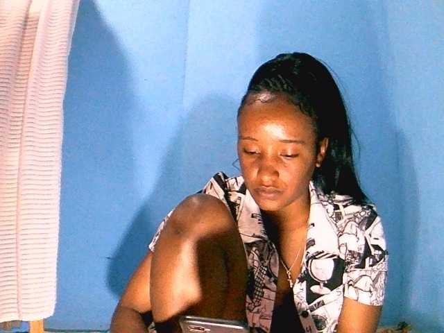 Jayssa05 live cam on BongaCams