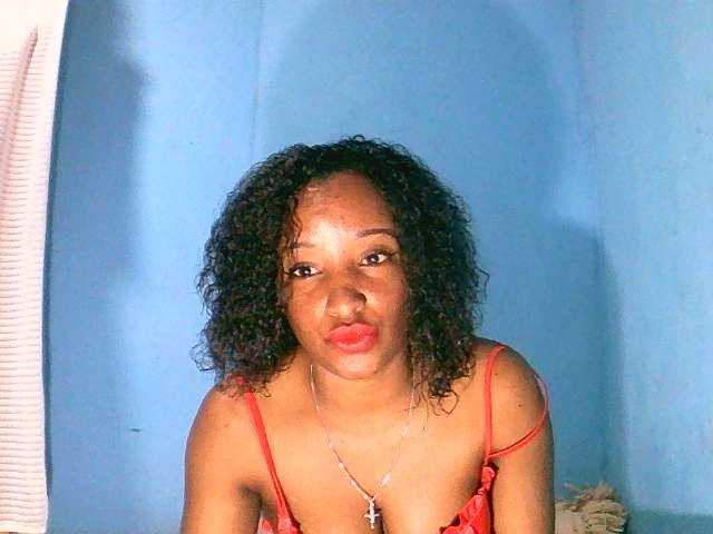 Jayssa05 live cam on BongaCams