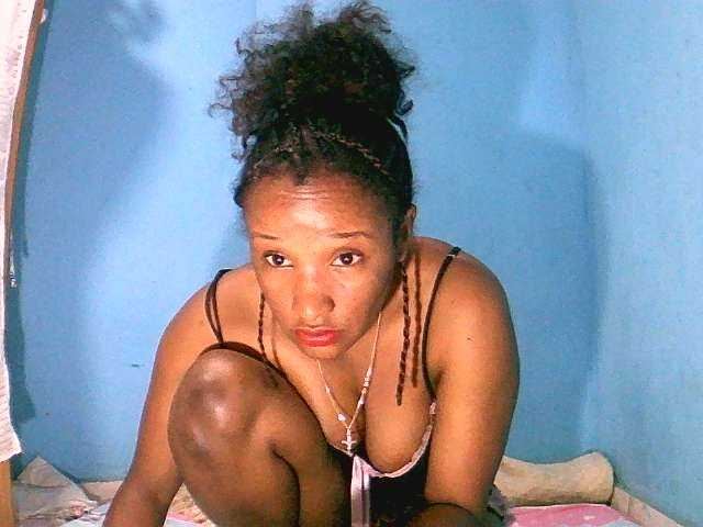 Jayssa05 live cam on BongaCams