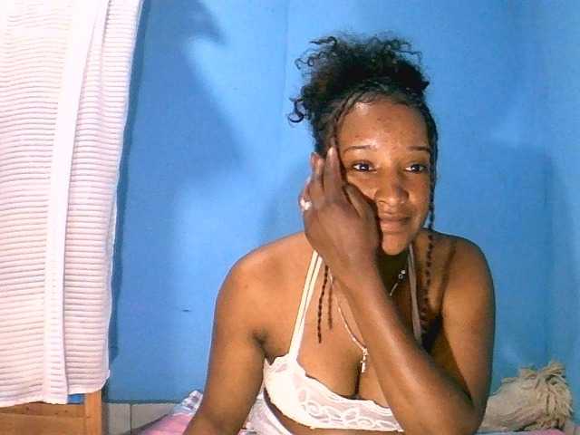 Jayssa05 live cam on BongaCams
