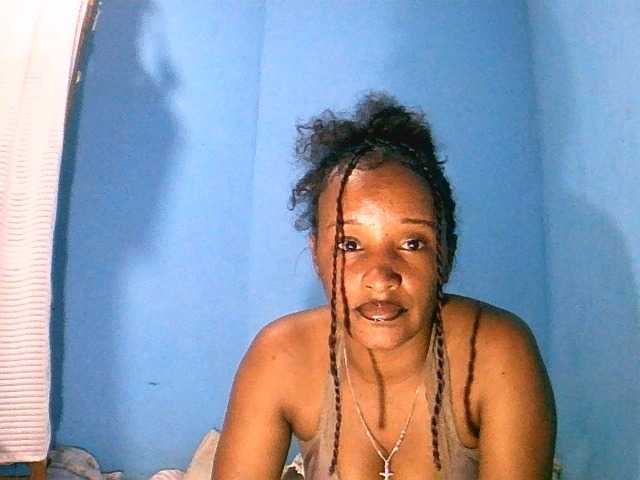 Jayssa05 live cam on BongaCams