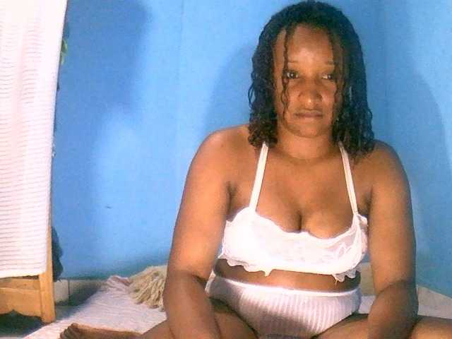 Jayssa05 live cam on BongaCams