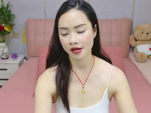 Orla99 live cam on BongaCams