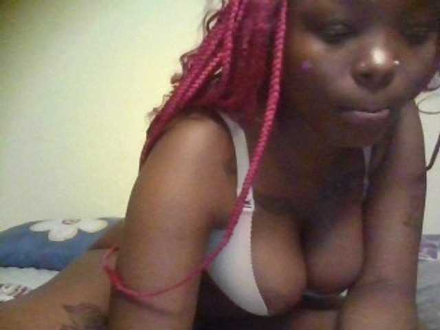 Princess333 — live female cam
