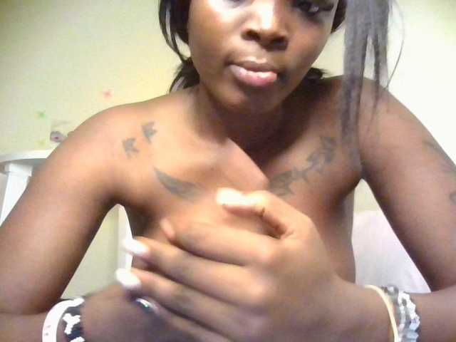 Princess333 live cam on BongaCams