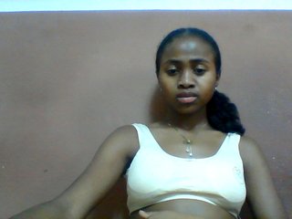 Clarah1's Live Webcam