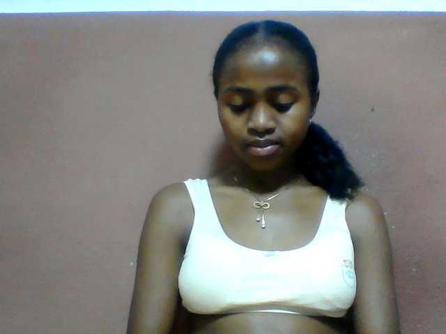 Clarah1 live cam on BongaCams