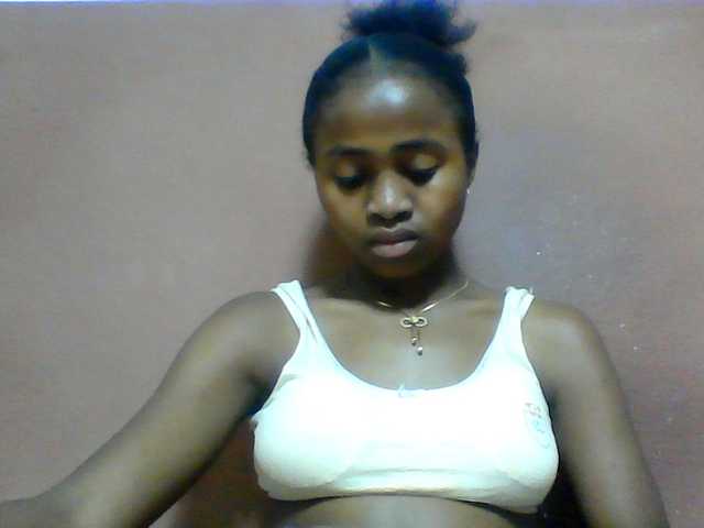 Clarah1 live cam on BongaCams