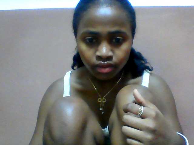 Clarah1 live cam on BongaCams