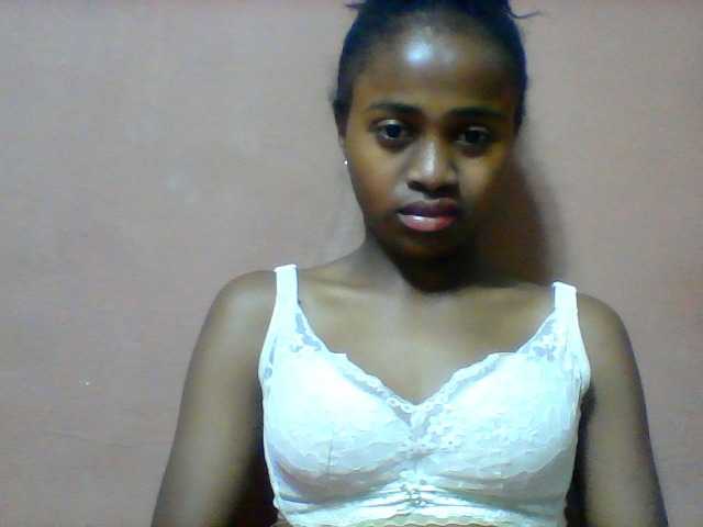 Clarah1 live cam on BongaCams