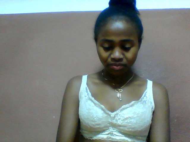 Clarah1 live cam on BongaCams