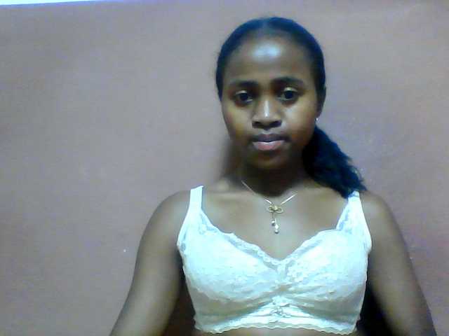 Clarah1 live cam on BongaCams
