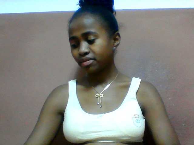 Clarah1 live cam on BongaCams