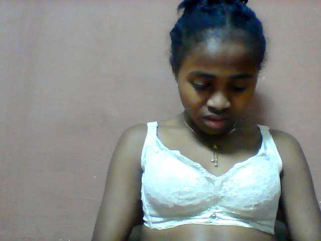 Clarah1 live cam on BongaCams