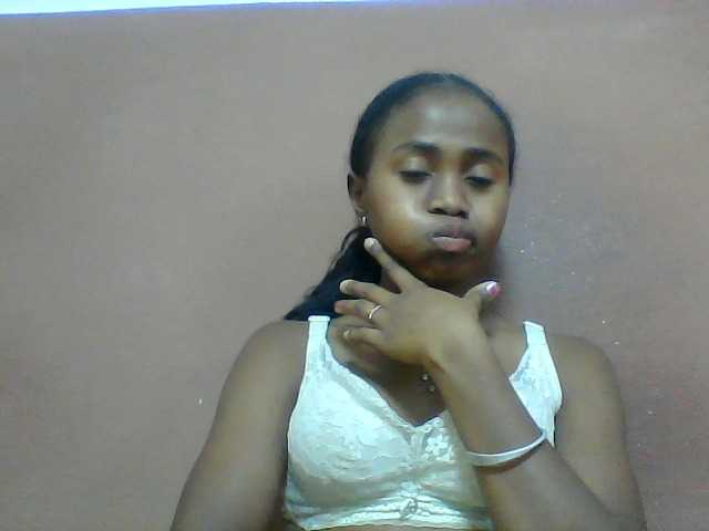 Clarah1 live cam on BongaCams