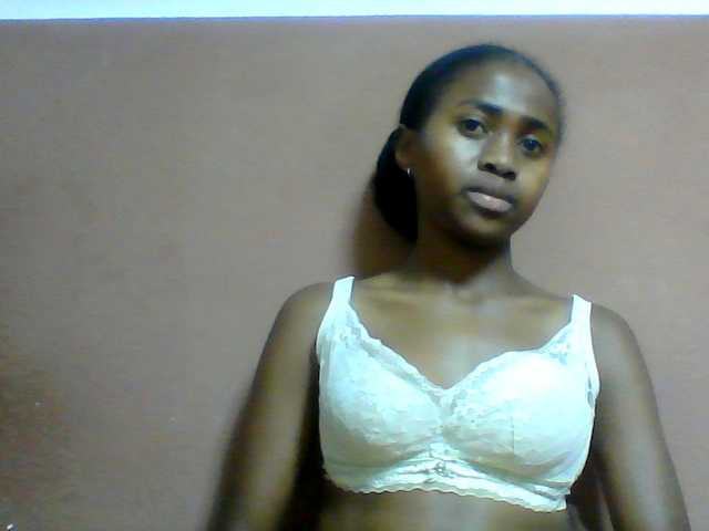 Clarah1 live cam on BongaCams
