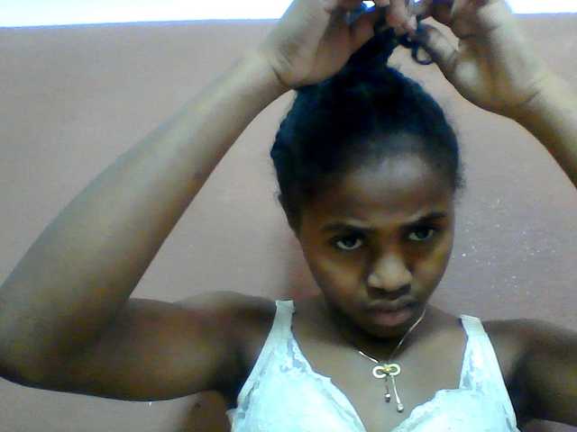 Clarah1 live cam on BongaCams