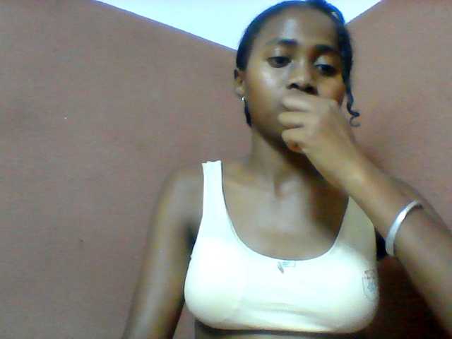 Clarah1 live cam on BongaCams