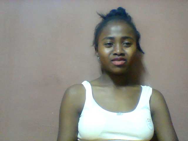 Clarah1 live cam on BongaCams