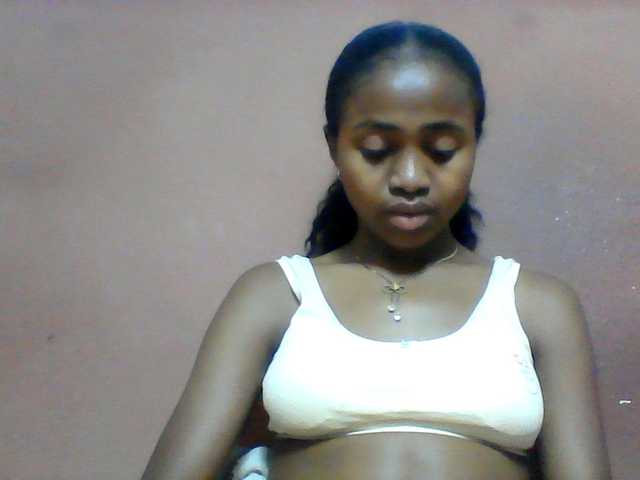 Clarah1 live cam on BongaCams
