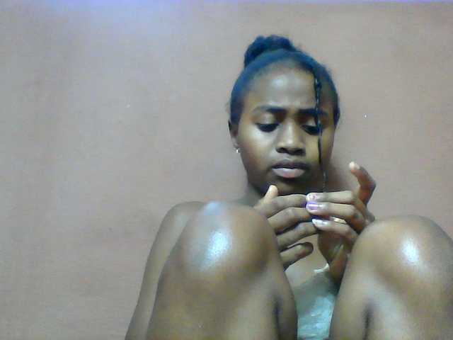 Clarah1 live cam on BongaCams
