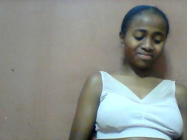 Clarah1 live cam on BongaCams