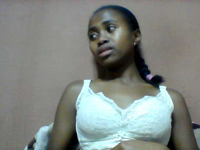 Clarah1 live cam on BongaCams