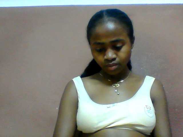 Clarah1 live cam on BongaCams
