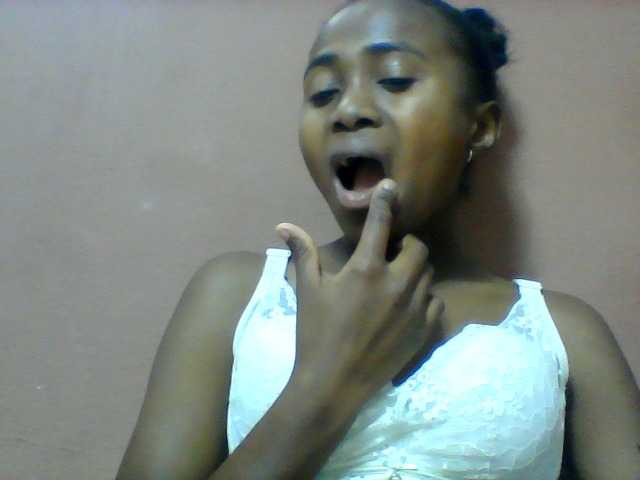 Clarah1 live cam on BongaCams