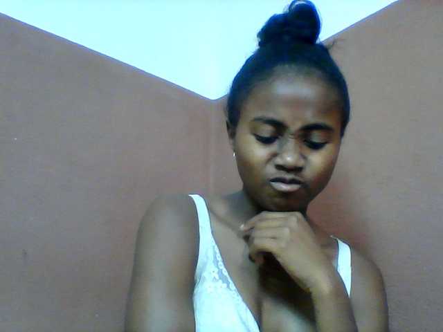 Clarah1 live cam on BongaCams