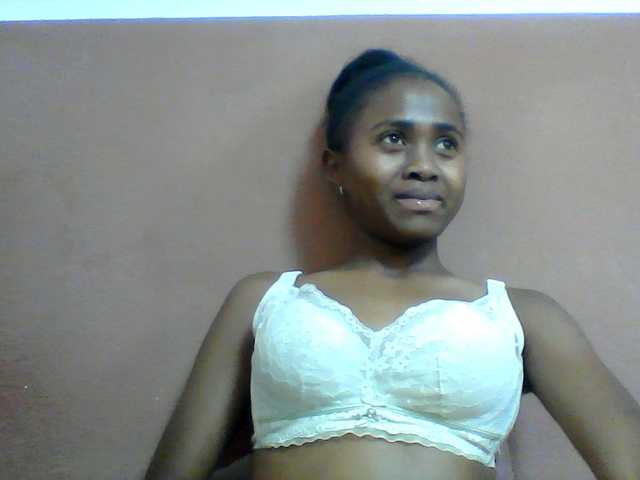 Clarah1 live cam on BongaCams