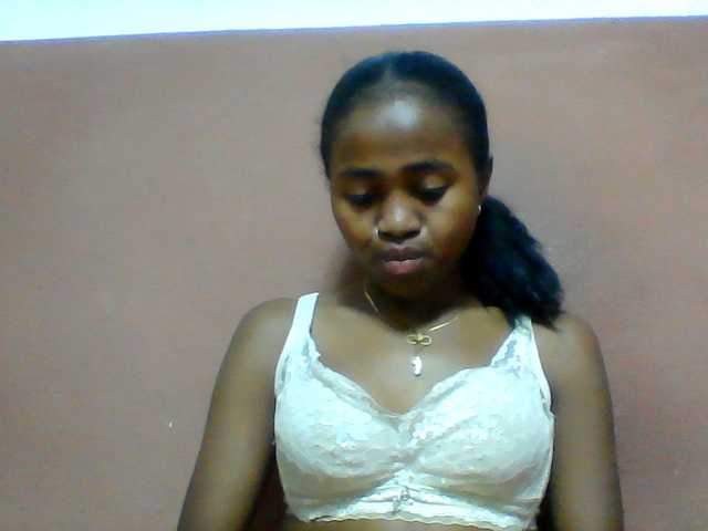 Clarah1 live cam on BongaCams