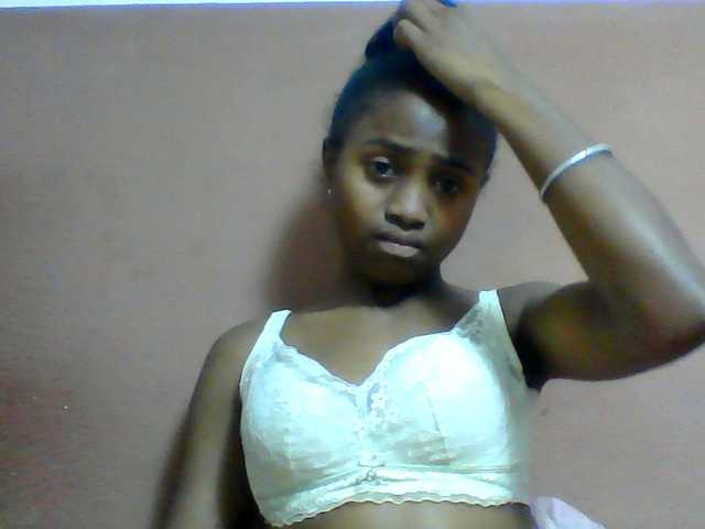 Clarah1 live cam on BongaCams