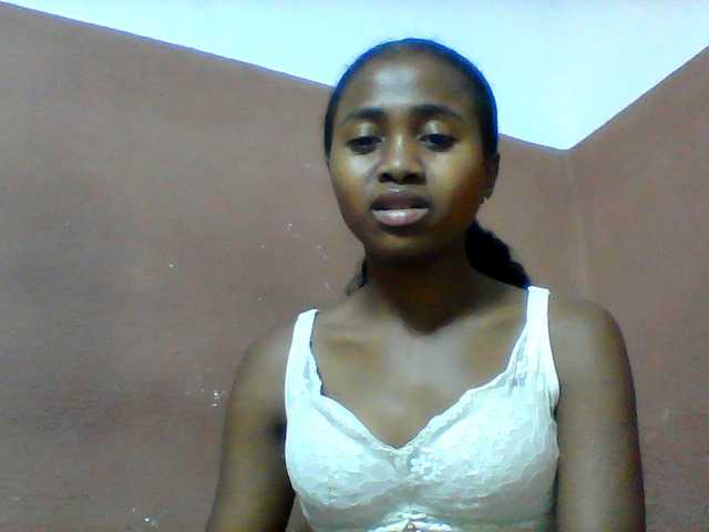 Clarah1 live cam on BongaCams
